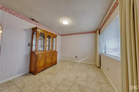 Dining - 701 Pauley St, Tehachapi, CA 93561 photo 1 of 1