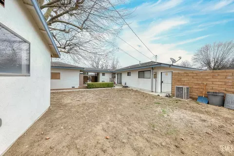 Exterior - 701 Pauley St, Tehachapi, CA 93561 photo 6 of 9