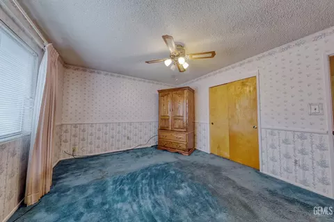 Bedroom - 701 Pauley St, Tehachapi, CA 93561 photo 2 of 5