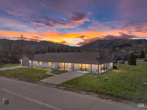 30150 Jamaica Dunes Dr, Tehachapi, CA 93561