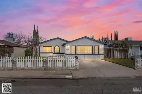 2300 Jasmine St, Wasco, CA 93280