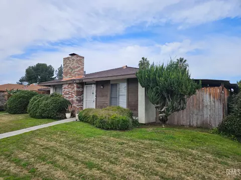 2711 Hollyhock Ln, Bakersfield, CA 93309