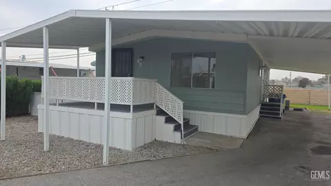33 Tee Ln, Bakersfield, CA 93308