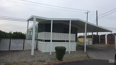 33 Tee Ln, Bakersfield, CA 93308 photo 2