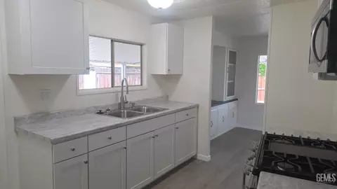 33 Tee Ln, Bakersfield, CA 93308 photo 5