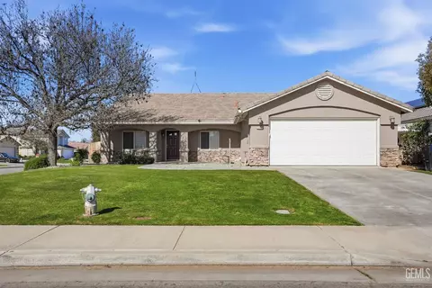 11130 New Forest Dr, Bakersfield, CA 93312