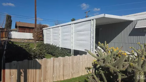 65 Eagle Ln, Bakersfield, CA 93308 photo 4