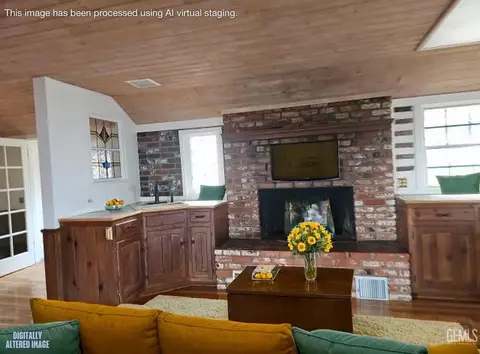 Living - 26840 Medicine Bow Ct, Tehachapi, CA 93561 photo 3 of 3