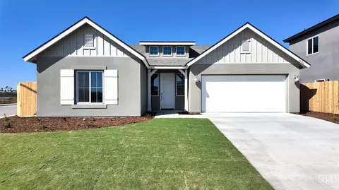 7921 Sixes River St, Bakersfield, CA 93311