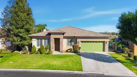 5406 Pelican Hill Dr, Bakersfield, CA 93312