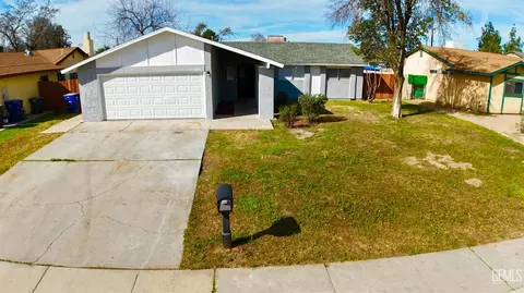 4205 Lantados St, Bakersfield, CA 93307