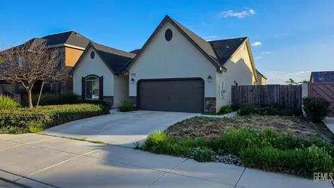 5521 Black Pearl Ct, Bakersfield, CA 93313