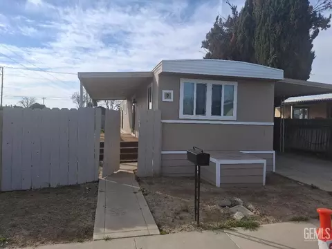 1501 Calcutta Dr #9, Bakersfield, CA 93307