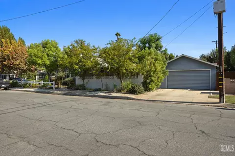 Exterior - 2500 Cedar St, Bakersfield, CA 93301 photo 9 of 10