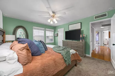 Bedroom - 2500 Cedar St, Bakersfield, CA 93301 photo 3 of 5