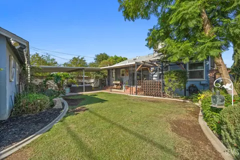 Exterior - 2500 Cedar St, Bakersfield, CA 93301 photo 7 of 10