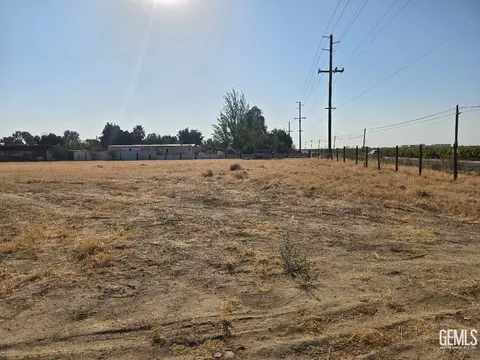 32775 E Cecil Ave, Delano, CA 93215