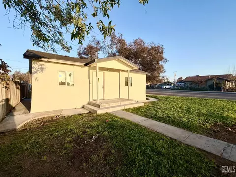 602 Dover Pl, Delano, CA 93215