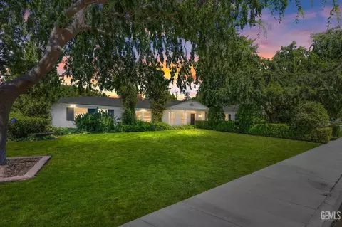 719 Mannel Ave, Shafter, CA 93263