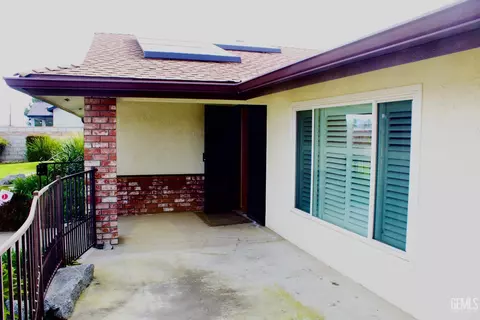 Exterior - 10331 Shellabarger Rd, Bakersfield, CA 93312 photo 4 of 8