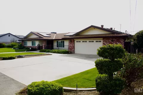 Exterior - 10331 Shellabarger Rd, Bakersfield, CA 93312 photo 1 of 8