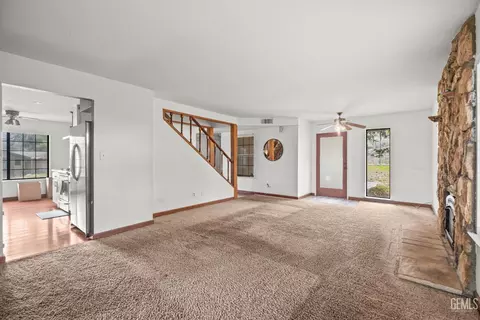 Living - 18260 Alps Dr, Tehachapi, CA 93561 photo 1 of 3