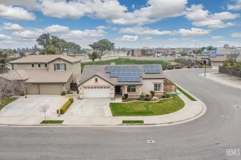 5802 Alpine Falls Ln, Bakersfield, CA 93312
