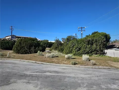 4405 Chapala St, Lake Isabella, CA 93240