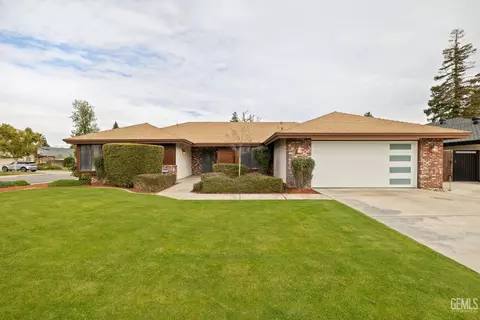 2800 Blackjack Oak Ln, Bakersfield, CA 93311