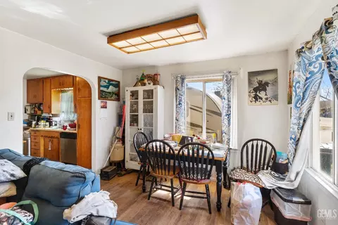 Dining - 500 Jackson St, Taft, CA 93268 photo 2 of 2