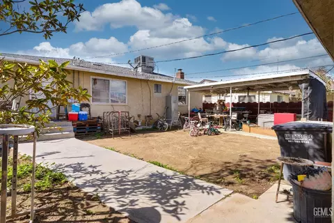 Exterior - 500 Jackson St, Taft, CA 93268 photo 4 of 6