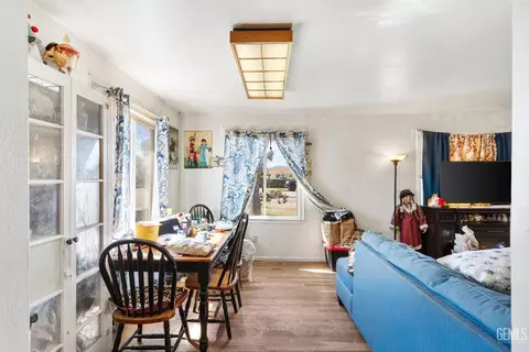 Dining - 500 Jackson St, Taft, CA 93268 photo 1 of 2