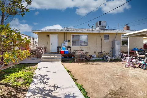 Exterior - 500 Jackson St, Taft, CA 93268 photo 3 of 6