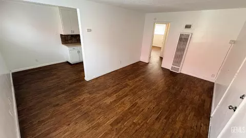 2641 Niles St, Bakersfield, CA 93305