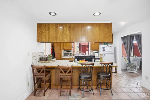 Kitchen - 403 Alpine St, Taft, CA 93268 photo 1 of 5