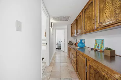 Entry Way - 403 Alpine St, Taft, CA 93268 photo 10 of 10