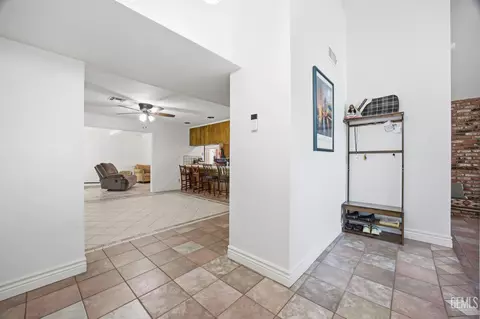 Entry Way - 403 Alpine St, Taft, CA 93268 photo 1 of 10