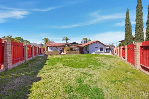 Exterior - 403 Alpine St, Taft, CA 93268 photo 10 of 10