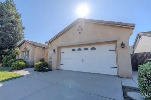 207 Riesling Vines St, Bakersfield, CA 93314