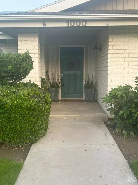 1000 Halterio Ct, Bakersfield, CA 93309