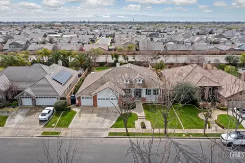 13417 Plumas Wood Ln, Bakersfield, CA 93314