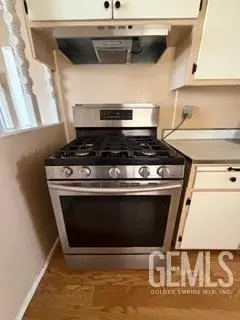 135 E Orange Ave, Shafter, CA 93263 photo 6