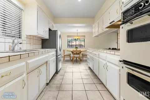 Kitchen - 3012 Pendleton Ct, Bakersfield, CA 93309 photo 1 of 3