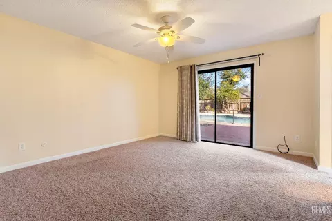 Bedroom - 3012 Pendleton Ct, Bakersfield, CA 93309 photo 1 of 6