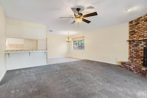 Living - 3012 Pendleton Ct, Bakersfield, CA 93309 photo 6 of 6