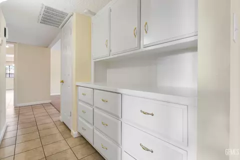 Entry Way - 3012 Pendleton Ct, Bakersfield, CA 93309 photo 1 of 1
