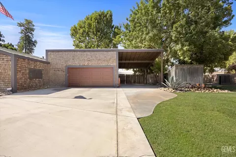 Exterior - 16451 Barton Ln, Bakersfield, CA 93314 photo 5 of 18