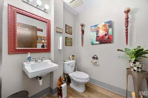 Bath - 16451 Barton Ln, Bakersfield, CA 93314 photo 5 of 5
