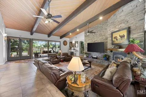 Living - 16451 Barton Ln, Bakersfield, CA 93314 photo 5 of 5