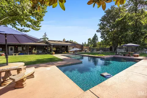 Exterior - 16451 Barton Ln, Bakersfield, CA 93314 photo 11 of 18